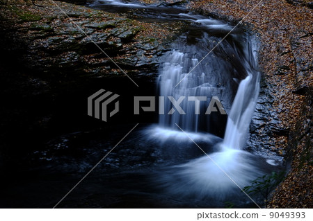 紅眼前進瀑布 紅眼前進瀑布 9049393