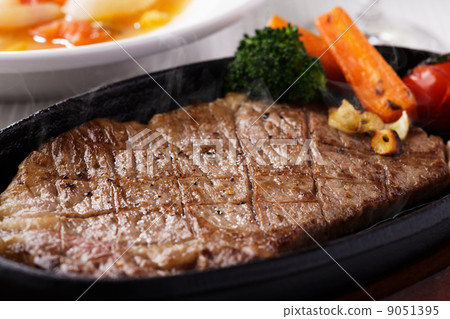 Sirloin steak With steam Sirloin steak With steam 9051395