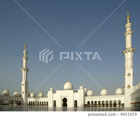 Abu Dhabi Sheikh Zayed White Mosque in UAE 9051979