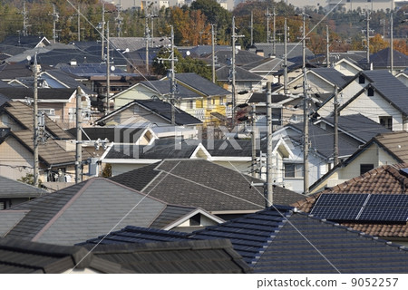 Roof connected to new town 9052257