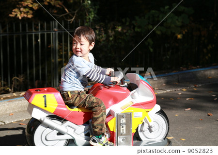 Take a battery car Take a battery car 9052823