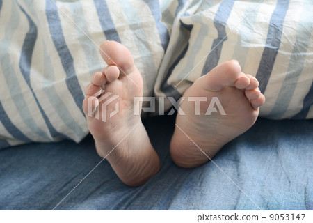Bed feet 9053147