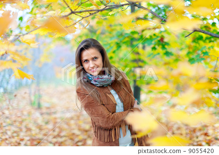 beauty girl in autumn 9055420