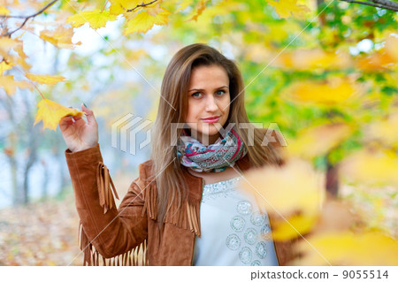 Portrait of girl in autumn 9055514