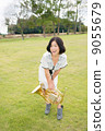 Horn player image (stand with, lawn) 9055679