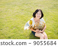 Horn player image (looking up, lawn) 9055684