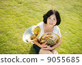 Horn player image (looking up, lawn) 9055685