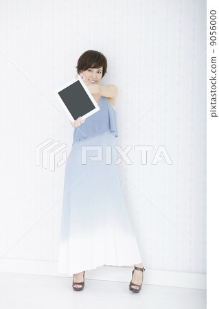young woman      9056000