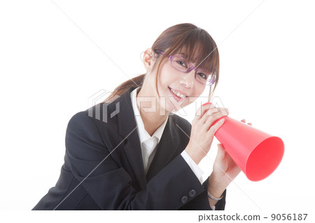 拿著擴音器的女人 9056187