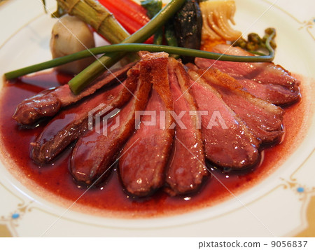 Roasted duck Red wine sauce Roasted duck Red wine sauce 9056837