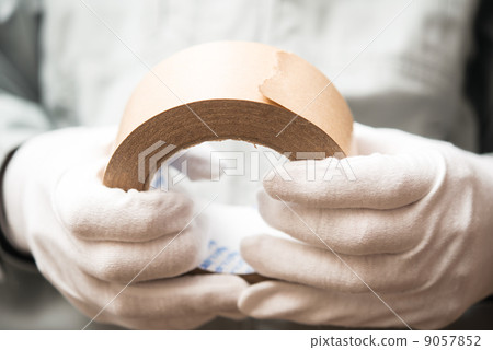 Adhesive tapes and working staff 9057852