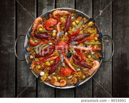Spanish Traditional Seafood Paella 9058991