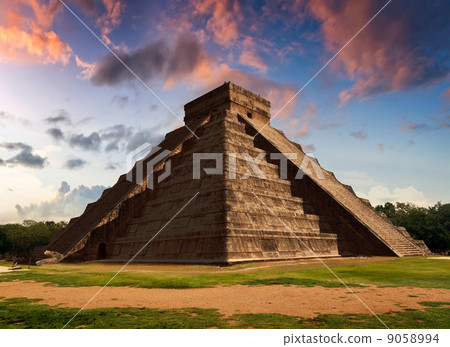 The Feather Serpent - Equinox in Kukulkan Pyramid, Chichen Itza 9058994