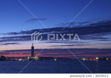 Dawn of Akita Harbor Dawn of Akita Harbor 9059421