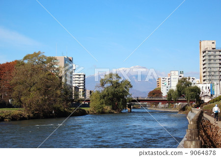 Iwate volcano of Kitakami River and new snow Iwate volcano of Kitakami River and new snow 9064878