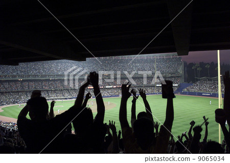 Baseball cheering 9065034