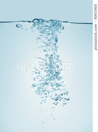 water with bubbles water with bubbles 9065969