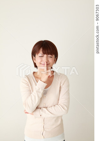 Female facial expression & pose collection 9067303