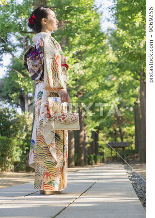 Kimono young lady 9069256