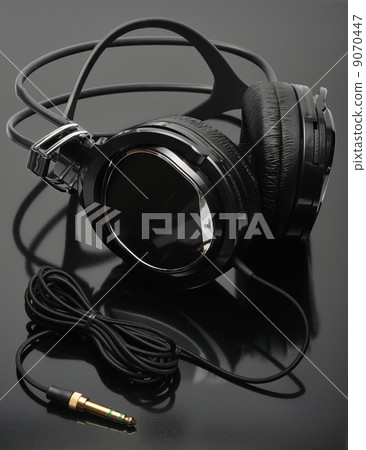 Headphones Headphones 9070447