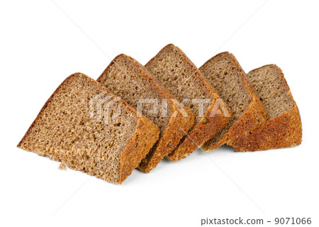 Few chunks of rye bread 9071066