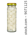 Glass jar with marinated onions 9071125
