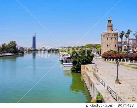 Torre del Oro in Seville, Spain Torre del Oro in Seville, Spain 9074483