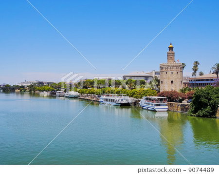Guadalquivir River in Seville Guadalquivir River in Seville 9074489