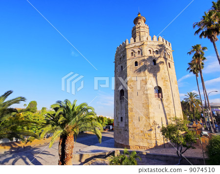 Torre del Oro in Seville, Spain Torre del Oro in Seville, Spain 9074510