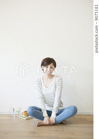 A beautiful woman 9075181