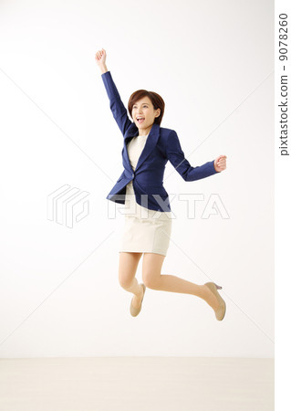 Business woman to jump Business woman to jump 9078260