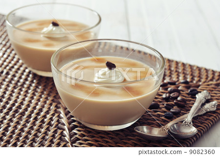 Dairy dessert with coffe flavor Dairy dessert with coffe flavor 9082360