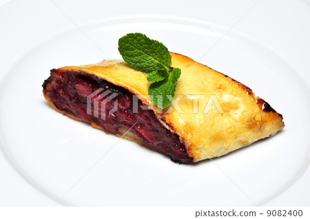 plum strudel 9082400