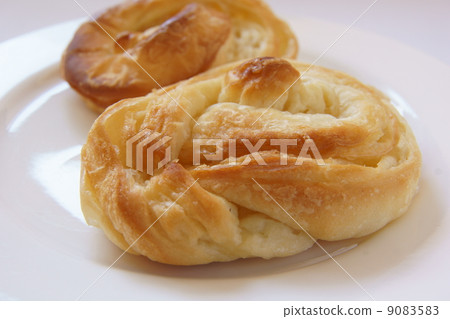 Up of Danish 9083583