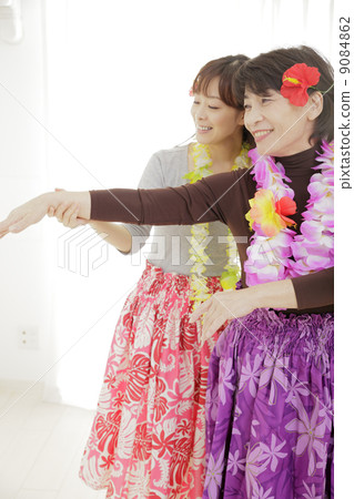 Hula classroom 9084862