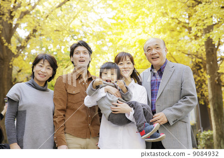 Autumn leaves hunting Autumn leaves hunting 9084932