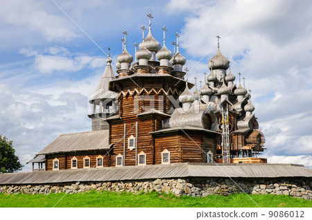 Wooden church at Kizhi under reconstruction 9086012