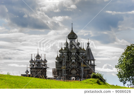 Wooden church at Kizhi under reconstruction 9086026