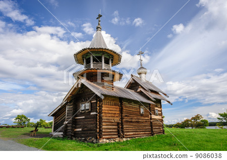 Small wooden church at Kizhi, Russia 9086038