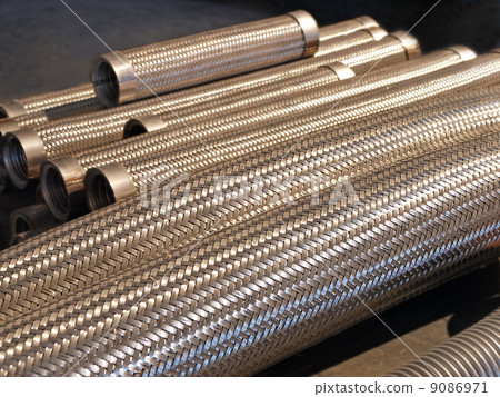 Flexible metal hose. 9086971