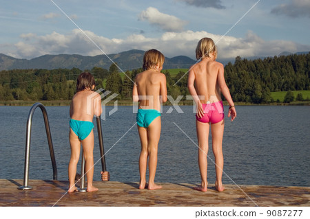 Three girls at the Forggensee (Germany) 9087277