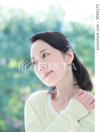 高級僵硬的肩膀 9090175