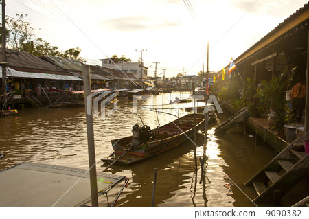 Ampower Floating Market 9090382