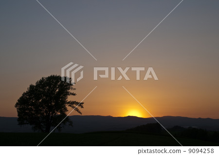 Sunset and Big Big Town 9094258