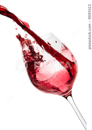 pouring red wine 9095023