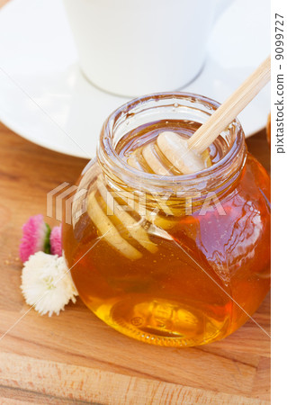 honey jar for breakfast close up honey jar for breakfast close up 9099727