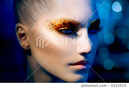 Beauty Fashion Model Girl with Holiday Leopard Makeup 9101014