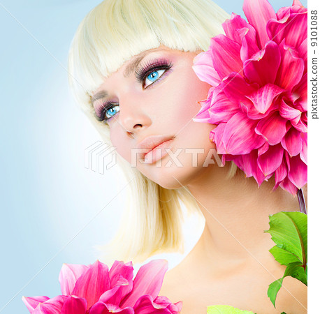 Beauty Blonde Girl with Short White Hair and Blue Eyes 9101088