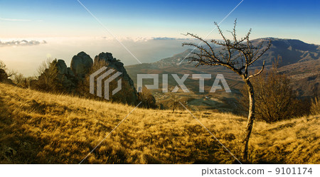 Mountain autumn sunrise Mountain autumn sunrise 9101174