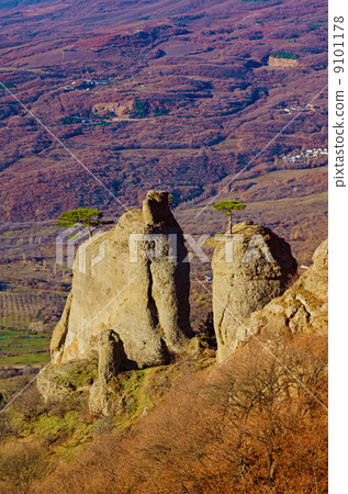 Autumn landscape with rocks and valley Autumn landscape with rocks and valley 9101178